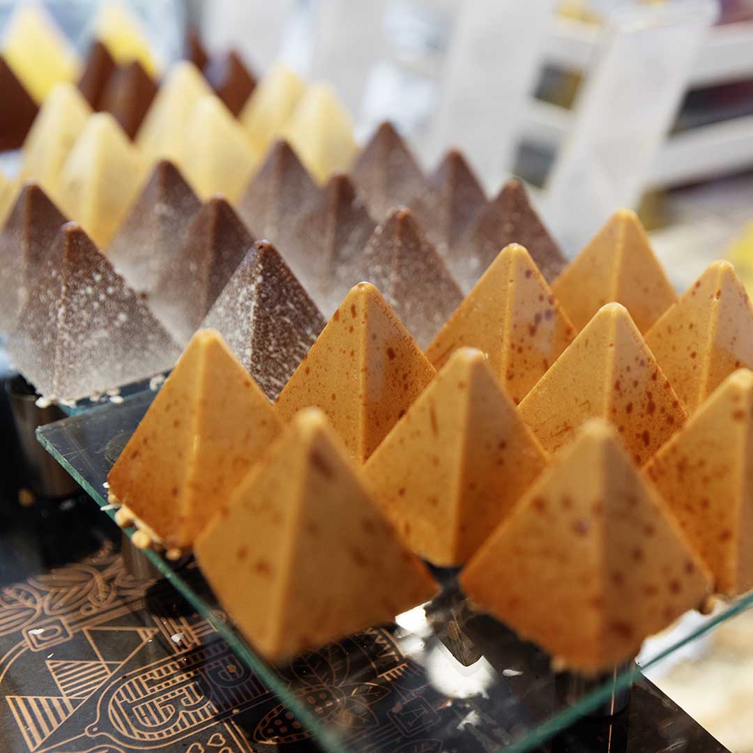Lækker chokolade pyramider fra Peter Beier Chokolade.